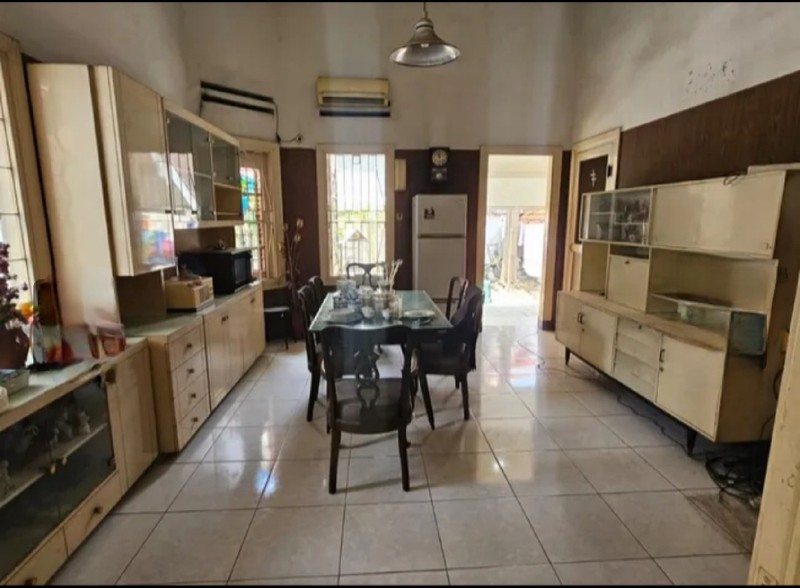 Dijual 486 m2 Rumah Hook Surabaya Pusat Kota - Jalan Wr. Supratman - Jalan Mh Thamrin - kel.Dr. Soetomo - kec.Tegalsari - Cocok Buat Segala Usaha - Komersial Area