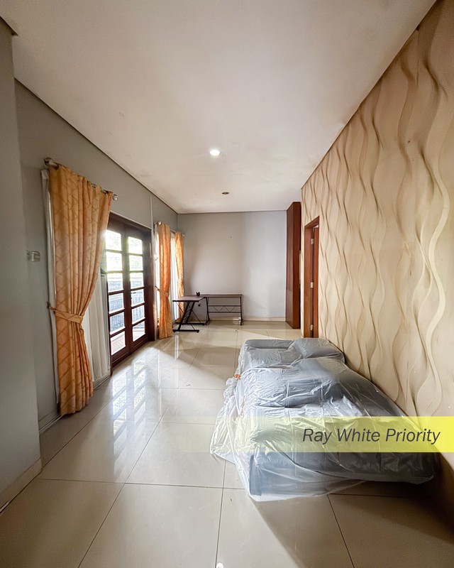 RUMAH MINIMALIS DI GREENDWOODS HANYA 2 KM KE STASIUN PONDOK RANJI, TANGERANG SELATAN