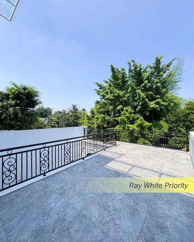 BRAND NEW HOUSE AMERICAN CLASSIC LOKASI STRATEGIS DI BINTARO, TANGERANG SELATAN