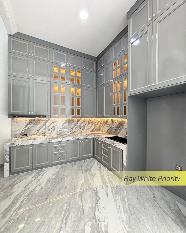 BRAND NEW HOUSE AMERICAN CLASSIC LOKASI STRATEGIS DI BINTARO, TANGERANG SELATAN