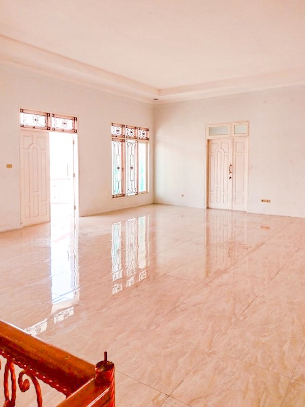 Rumah Mewah di Graha Cinere, akses mudah ke Sawangan Cimanggis