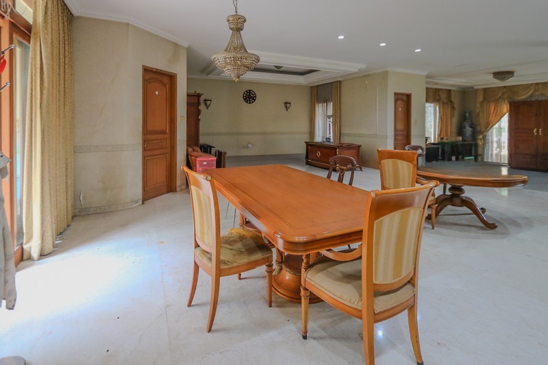 Rumah Mewah di Pondok Indah, Akses Mudah dari Kemang, Jagakarsa