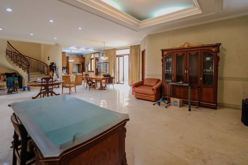 Rumah Mewah di Pondok Indah, Akses Mudah dari Kemang, Jagakarsa