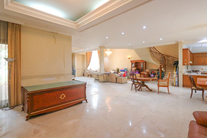 Rumah Mewah di Pondok Indah, Akses Mudah dari Kemang, Jagakarsa