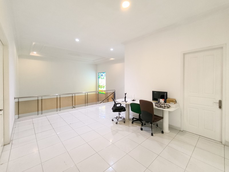 Rumah Bagus Di Taman Kebon Jeruk Jakarta Barat