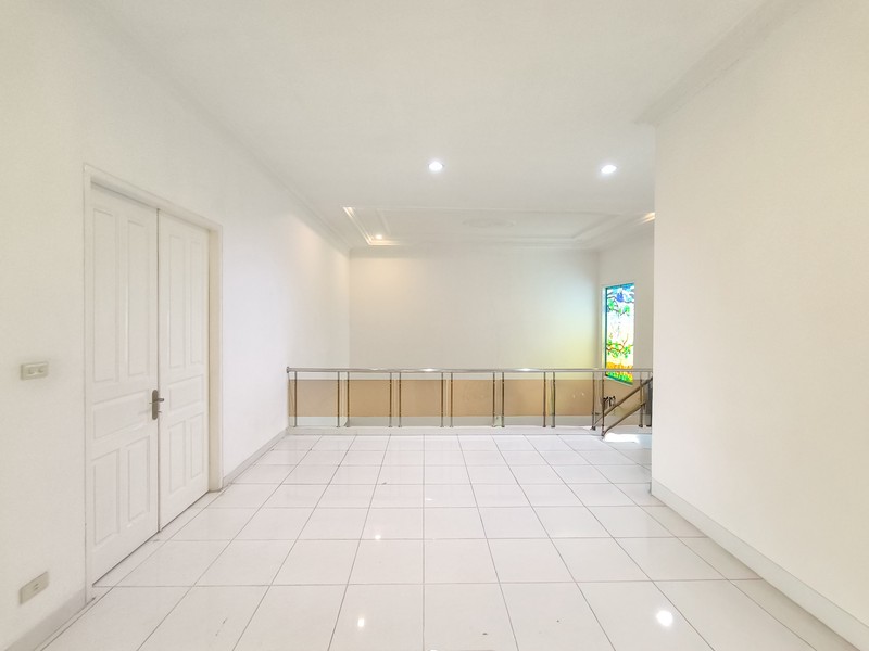 Rumah Bagus Di Taman Kebon Jeruk Jakarta Barat