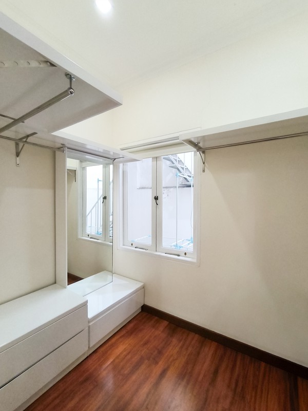 Rumah Bagus Di Taman Kebon Jeruk Jakarta Barat