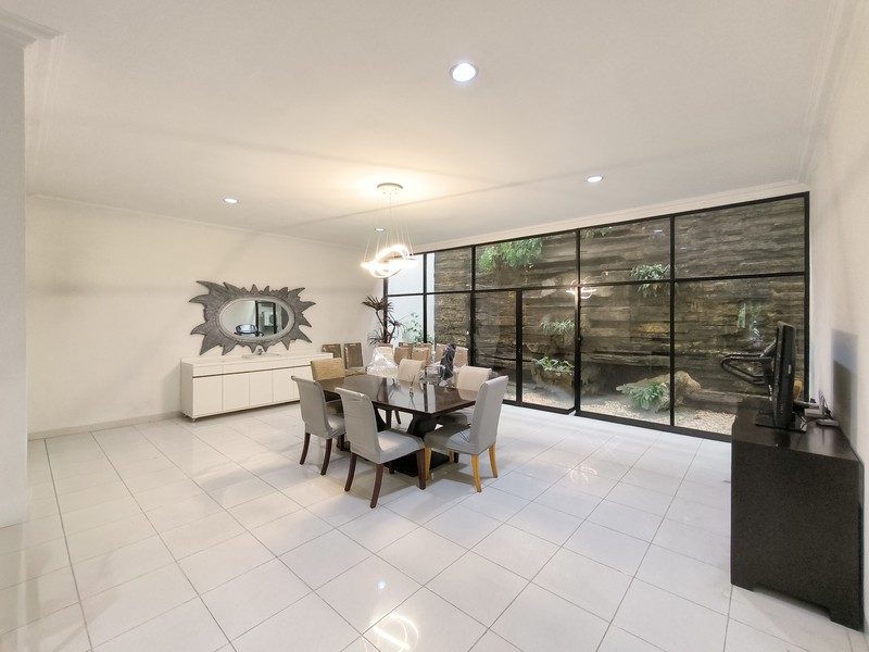 Rumah Bagus Di Taman Kebon Jeruk Jakarta Barat