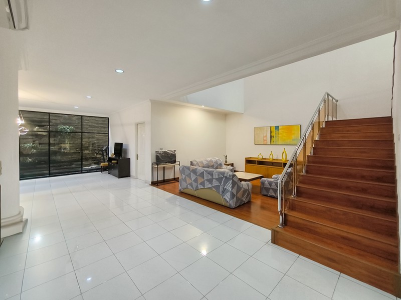 Rumah Bagus Di Taman Kebon Jeruk Jakarta Barat