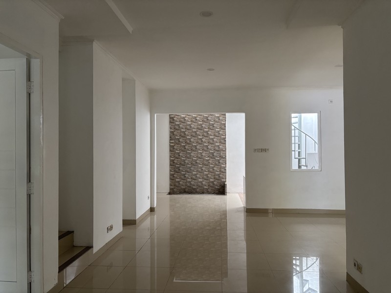 Rumah 2 Lantai Siap Huni di Kota Wisata 