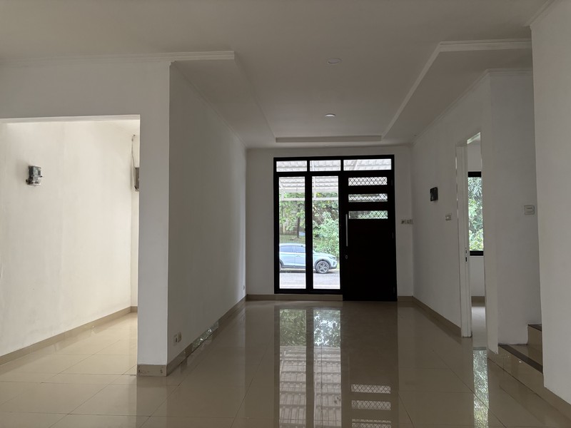 Rumah 2 Lantai Siap Huni di Kota Wisata 