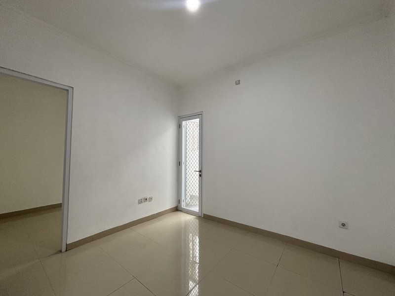 Rumah 2 Lantai Siap Huni di Kota Wisata 