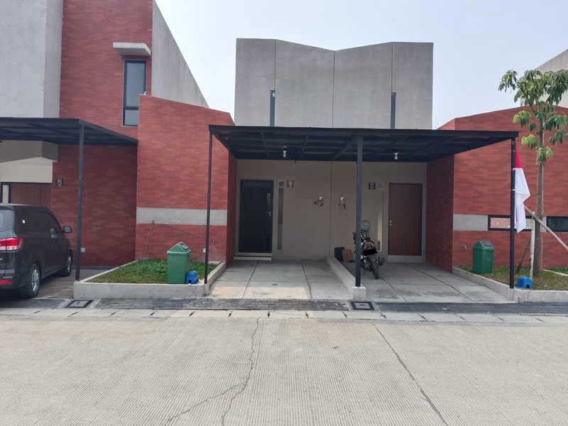 Rumah Semi furnished, Siap Huni, Rapi, Lingkungan siap huni- Samanea Hill Parung 