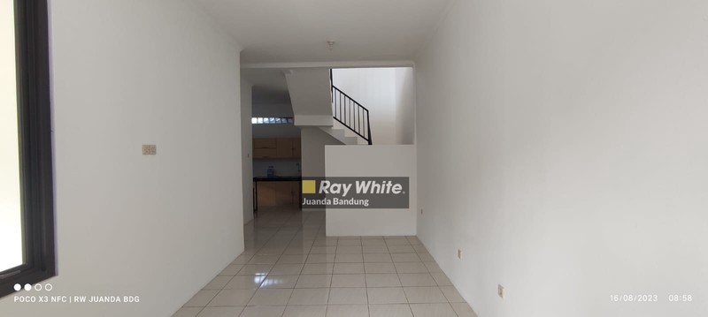 Dijual rumah baru 2 lantai di Sariwangi - Bandung Barat 