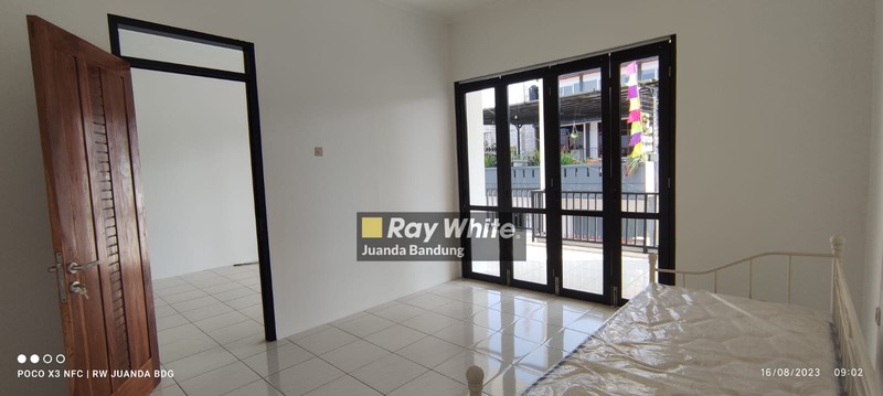 Dijual rumah baru 2 lantai di Sariwangi - Bandung Barat 