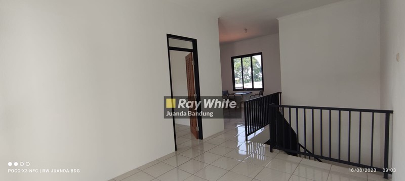 Dijual rumah baru 2 lantai di Sariwangi - Bandung Barat 