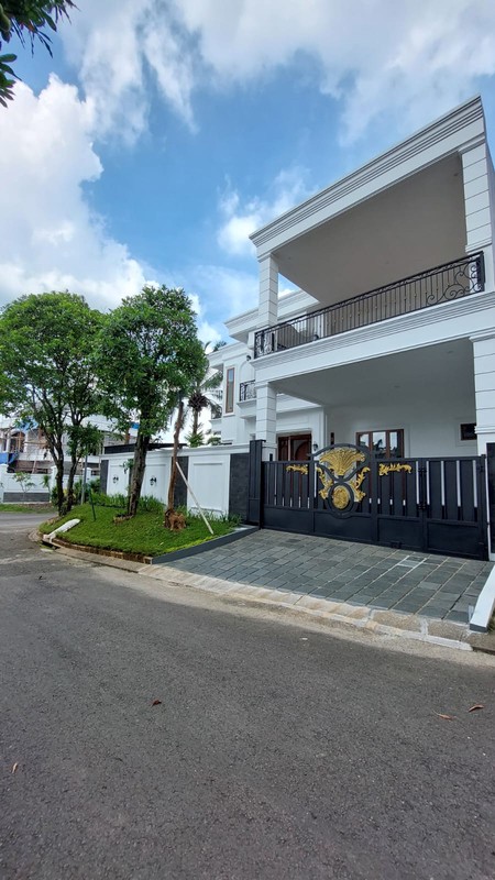 Rumah Mewah Exclusive Cluster Golf Mediterania II Sentul City Bogor