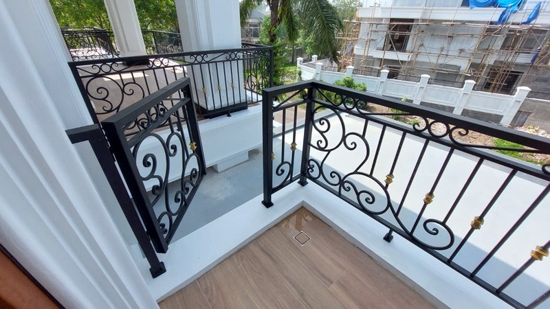 Rumah Mewah Exclusive Cluster Golf Mediterania II Sentul City Bogor