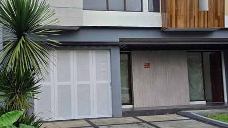 Rumah 2 Lantai di The Eminent BSD Dekat Tol dan Mall