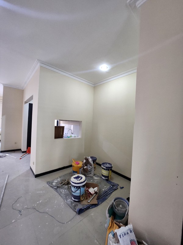 MURAH LUAS Disewakan Rumah Royal Residence Kensington Lokasi Terdepan Dekat Superindo., Showroom Mobil Honda Wiyung, Mitra 10