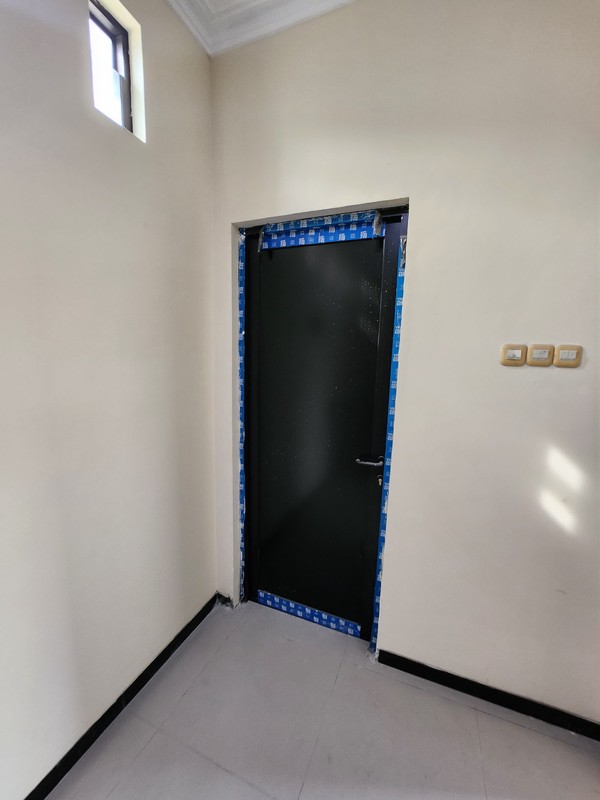 MURAH LUAS Disewakan Rumah Royal Residence Kensington Lokasi Terdepan Dekat Superindo., Showroom Mobil Honda Wiyung, Mitra 10