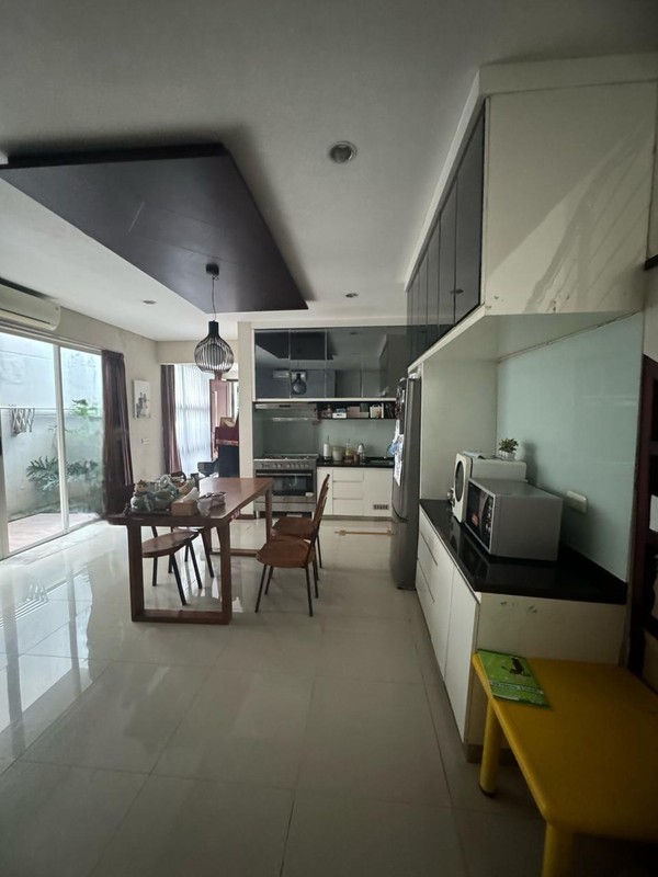 Murah Luas Dijual Rumah Graha Natura Dekat G Walk Citraland, Sekolah Margie, Sekolah Cambridge, Pakuwon Mall, Ptc