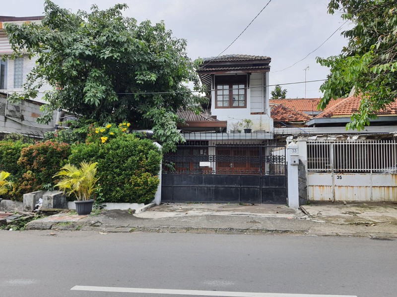 Dijual rumah strategis bisa untuk usaha Jl Cawang Baru Tengah - Jakarta Timur