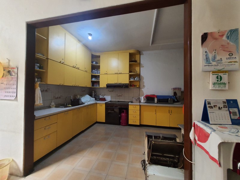 Dijual rumah strategis bisa untuk usaha Jl Cawang Baru Tengah - Jakarta Timur