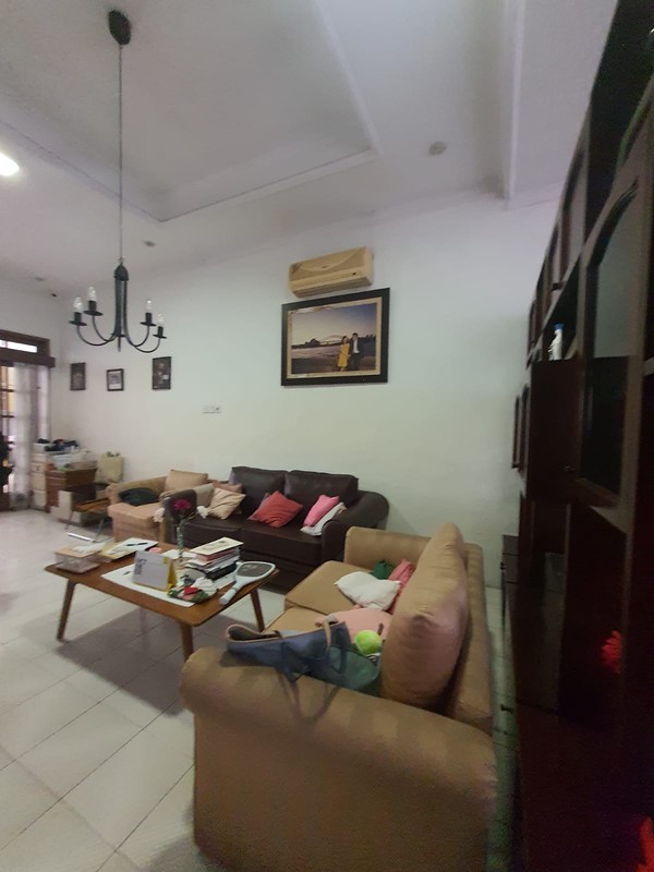 Dijual rumah strategis bisa untuk usaha Jl Cawang Baru Tengah - Jakarta Timur