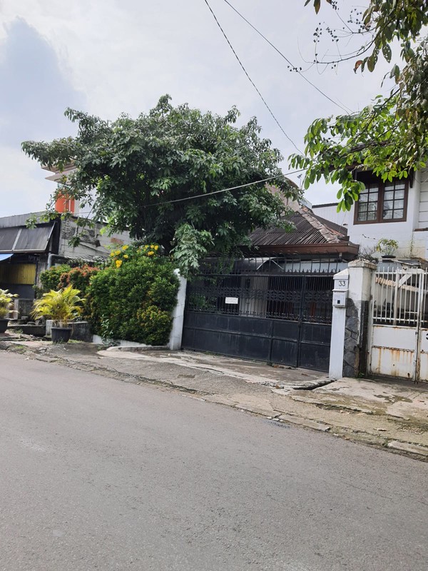 Dijual rumah strategis bisa untuk usaha Jl Cawang Baru Tengah - Jakarta Timur