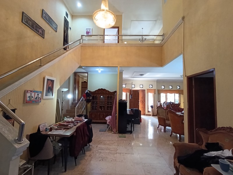 Rumah Mewah 2 Lantai Luas di Komplek Fajar Raya Cimahi - Lingkungan Elite dan Aman 