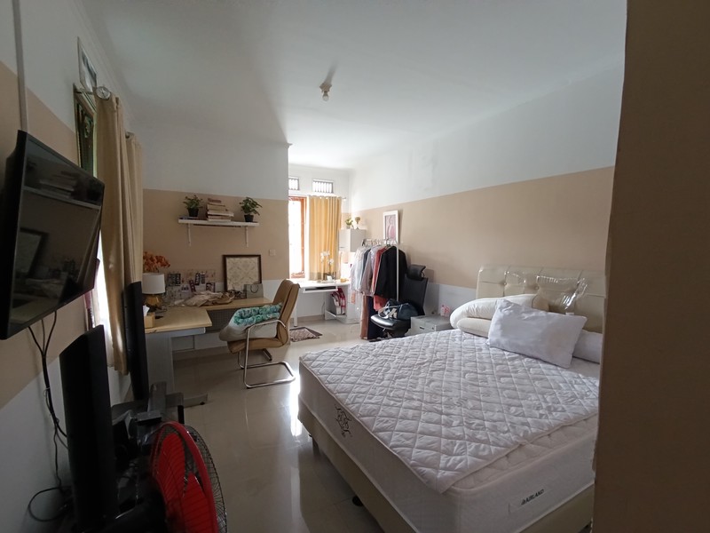 Rumah Mewah 2 Lantai Luas di Komplek Fajar Raya Cimahi - Lingkungan Elite dan Aman 