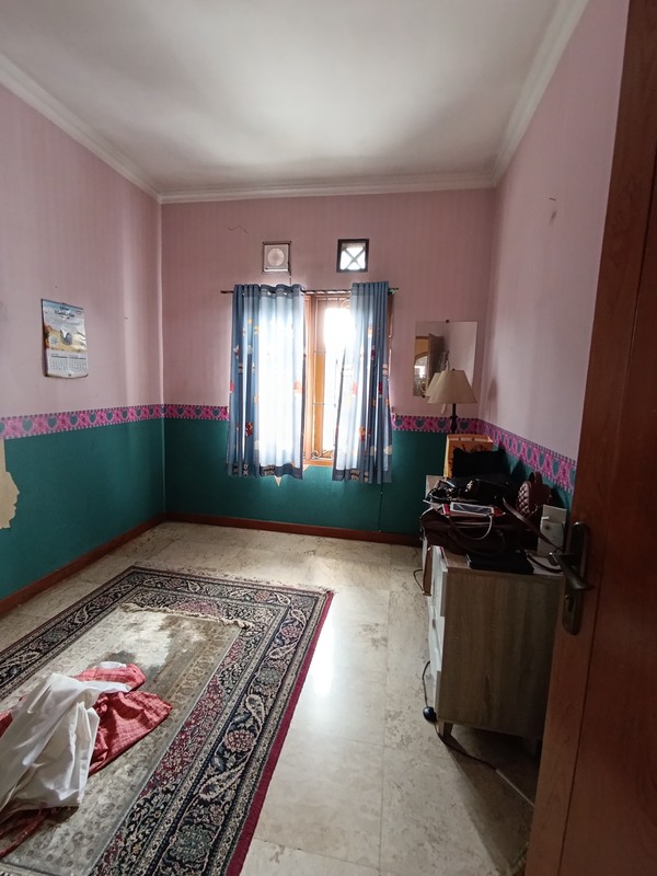 Rumah Mewah 2 Lantai Luas di Komplek Fajar Raya Cimahi - Lingkungan Elite dan Aman 