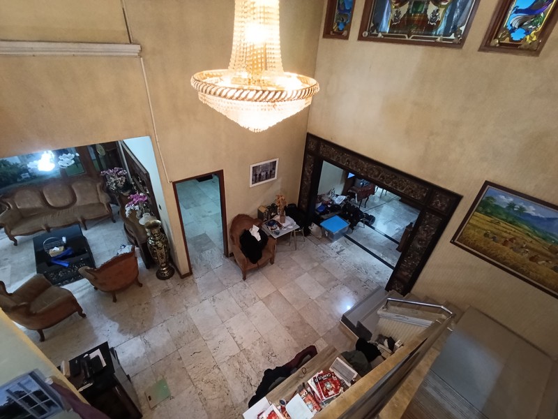 Rumah Mewah 2 Lantai Luas di Komplek Fajar Raya Cimahi - Lingkungan Elite dan Aman 