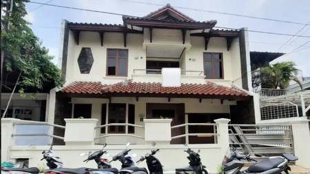 Turun Harga! Rumah 2 Lantai Dekat PIM 2, Pondok Indah