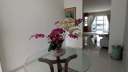 Disewakan Rumah Bagus dengan Kolam Renang - Cipete, Jakarta Selatan