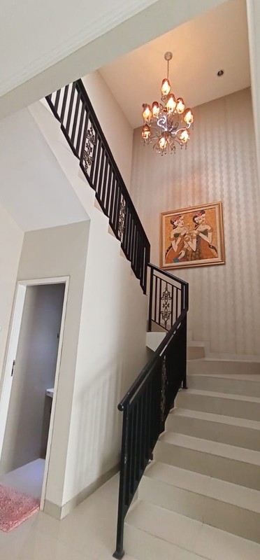 Disewakan Rumah Bagus dengan Kolam Renang - Cipete, Jakarta Selatan