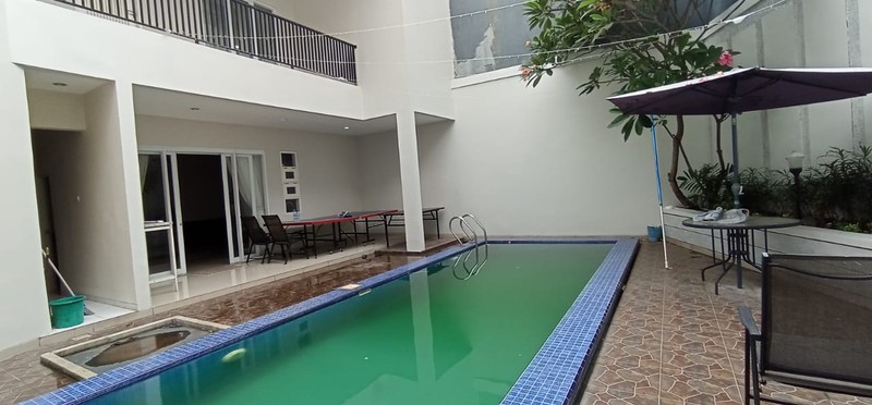 Disewakan Rumah Bagus dengan Kolam Renang - Cipete, Jakarta Selatan