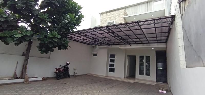 Disewakan Rumah Bagus dengan Kolam Renang - Cipete, Jakarta Selatan