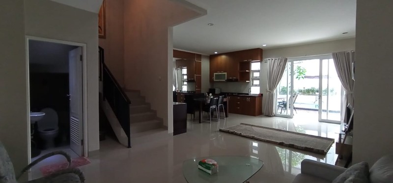 Disewakan Rumah Bagus dengan Kolam Renang - Cipete, Jakarta Selatan