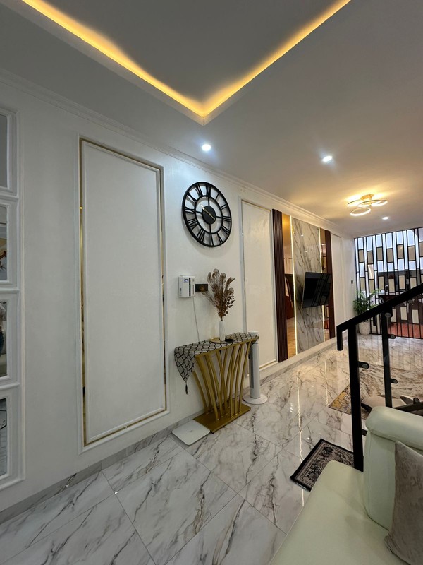 Rumah Modern Full Furnished Dekat Kampus BINUS| Siap Huni | Lokasi Strategis Jakarta Barat