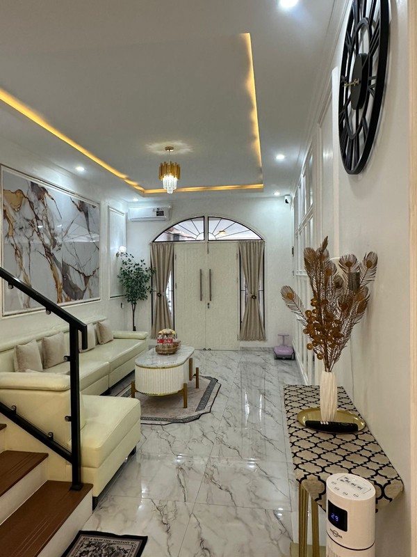 Rumah Modern Full Furnished Dekat Kampus BINUS| Siap Huni | Lokasi Strategis Jakarta Barat