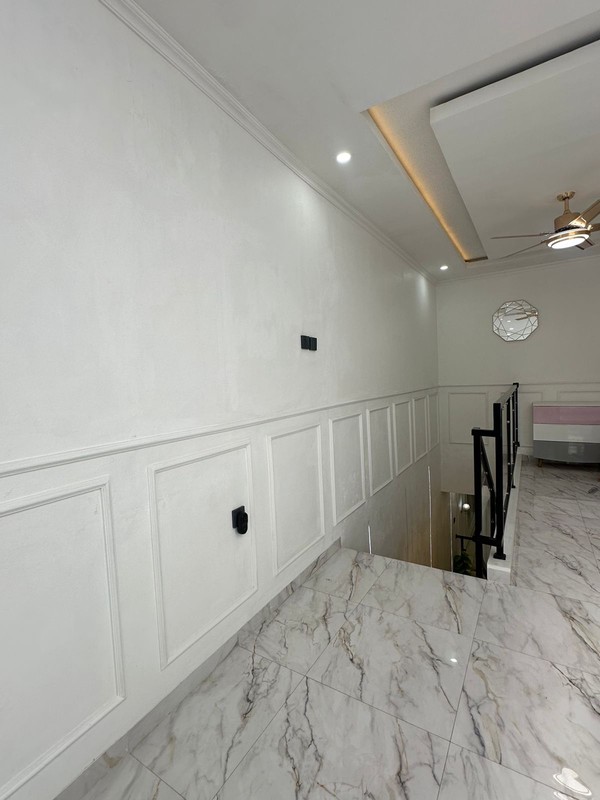 Rumah Modern Full Furnished Dekat Kampus BINUS| Siap Huni | Lokasi Strategis Jakarta Barat