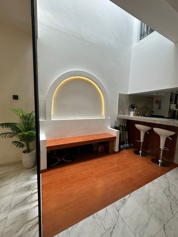 Rumah Modern Full Furnished Dekat Kampus BINUS| Siap Huni | Lokasi Strategis Jakarta Barat