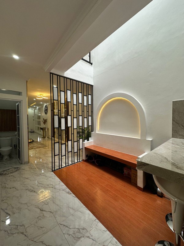 Rumah Modern Full Furnished Dekat Kampus BINUS| Siap Huni | Lokasi Strategis Jakarta Barat