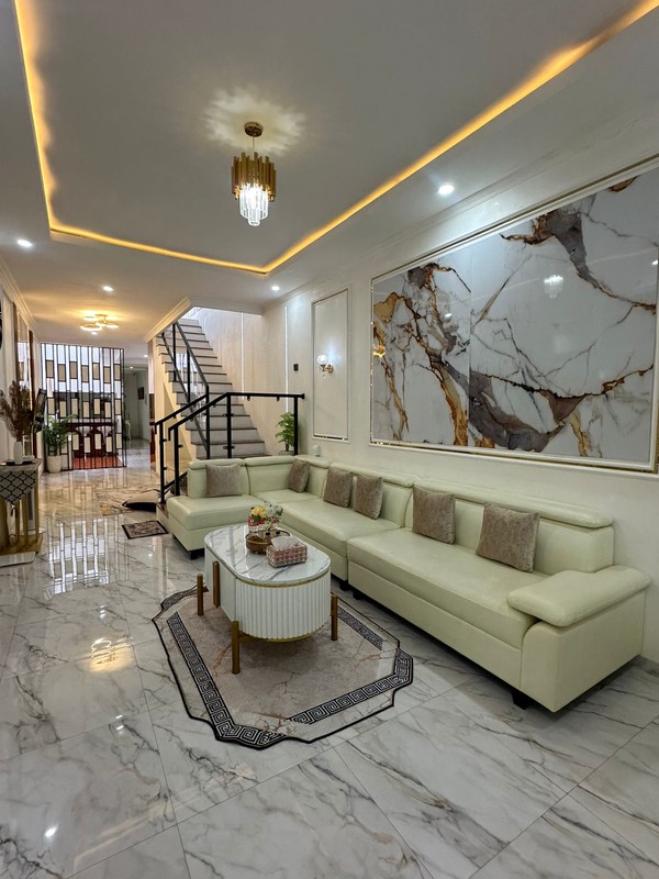 Rumah Modern Full Furnished Dekat Kampus BINUS| Siap Huni | Lokasi Strategis Jakarta Barat