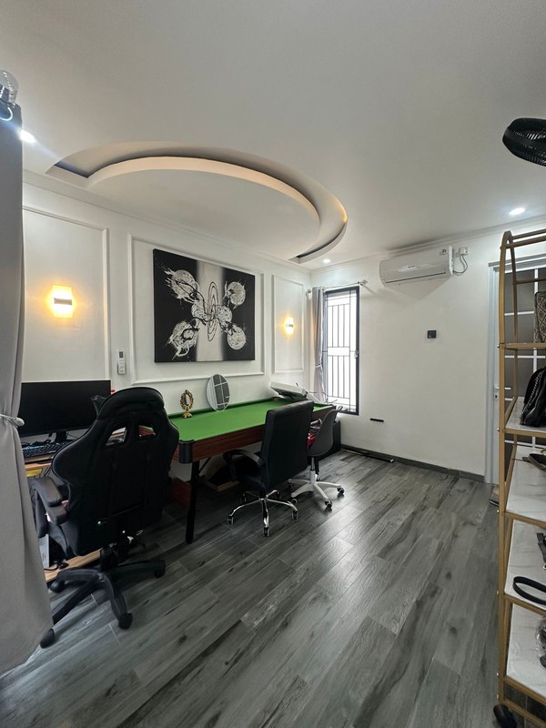 Rumah Modern Full Furnished Dekat Kampus BINUS| Siap Huni | Lokasi Strategis Jakarta Barat