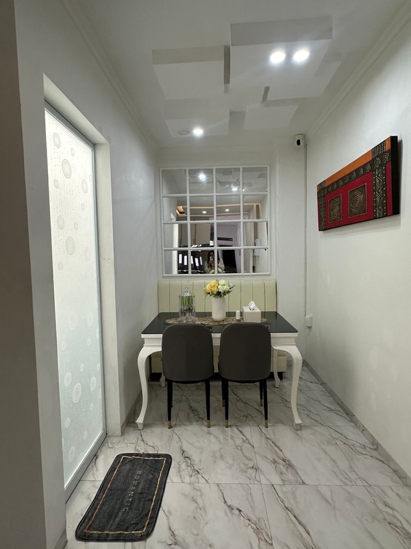 Rumah Modern Full Furnished Dekat Kampus BINUS| Siap Huni | Lokasi Strategis Jakarta Barat