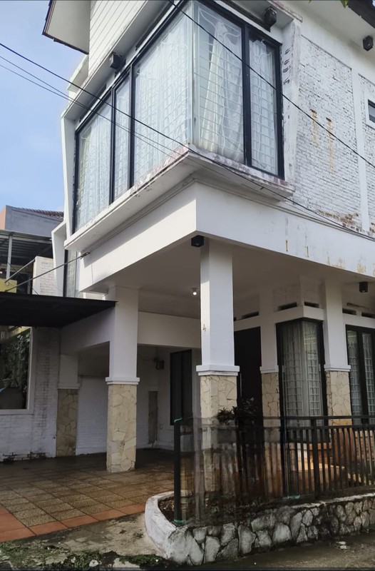 For Sale Rumah dalam townhouse  Komplek Flo Residence, ciputat