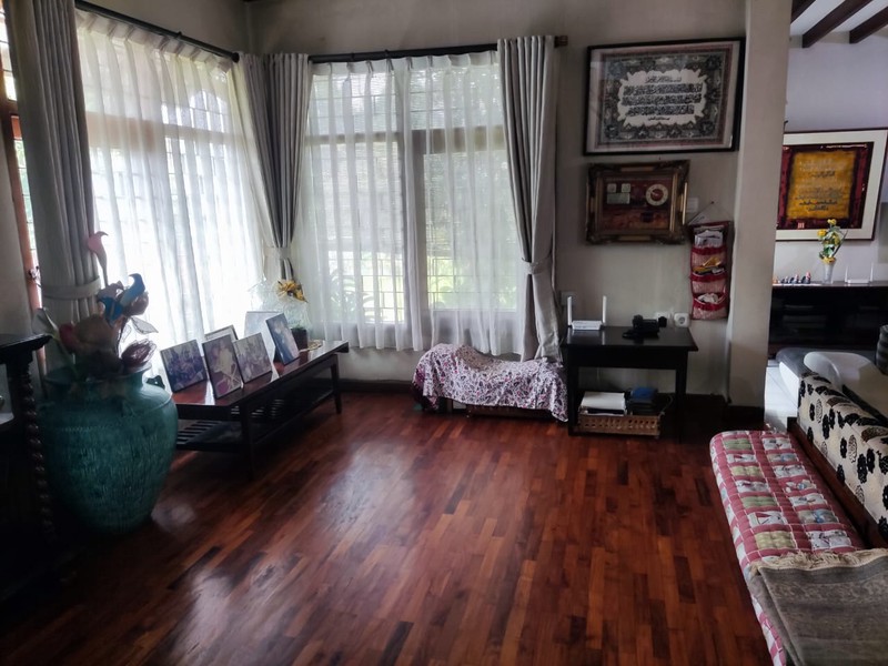 STRATEGIS! Rumah plus Tanah Luas di Bukit Dago, Bandung!